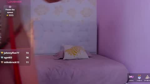 Snapshot of christy_teigen chatting on September 17, 7:34 pm CHRISTY  online show from September 17, 7:34 pm