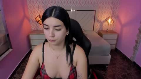 Snapshot of christy_teigen chatting on October 14, 7:27 pm CHRISTY  online show from October 14, 7:27 pm