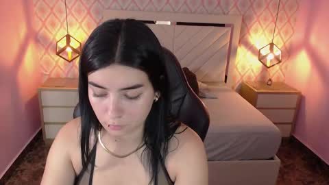 Snapshot of christy_teigen chatting on October 6, 7:29 pm CHRISTY  online show from October 6, 7:29 pm