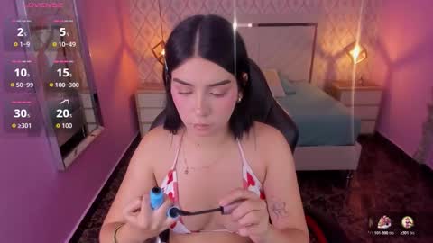 Snapshot of christy_teigen chatting on October 17, 8:01 pm CHRISTY  online show from October 17, 8:01 pm