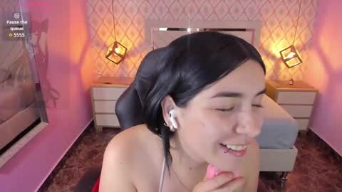 Snapshot of christy_teigen chatting on October 8, 7:51 pm CHRISTY  online show from October 8, 7:51 pm