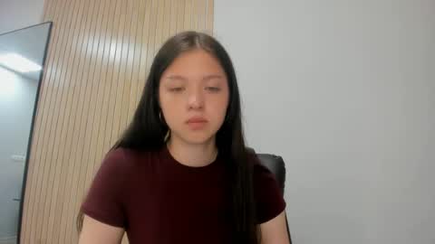 christyhryust online show from August 6, 1:29 pm