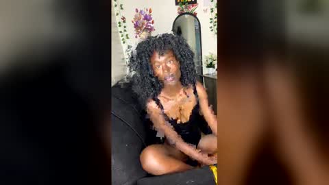 chroe22 online show from December 18, 8:52 am