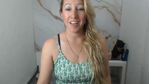 chrystal hotty online show from September 13, 6:38 pm