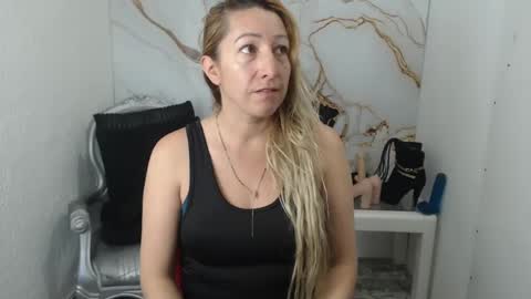 chrystal hotty online show from September 17, 12:58 pm