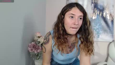 Snapshot of chubby_vaniie_ chatting on February 17, 6:50 pm Vanesa online show from February 17, 6:50 pm