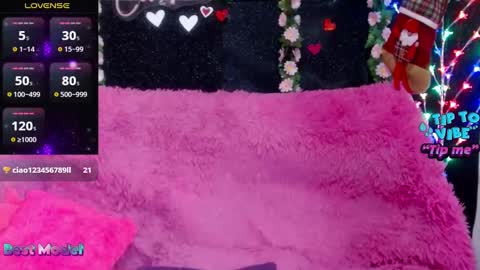 Snapshot of ciaraasweet chatting on December 27, 6:42 pm Ciara online show from December 27, 6:42 pm