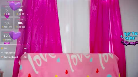 Snapshot of ciaraasweet chatting on September 26, 4:59 pm Ciara  online show from September 26, 4:59 pm