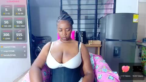 Snapshot of ciaraebonyxxx chatting on September 19, 11:09 am ciaraebonyxxx online show from September 19, 11:09 am