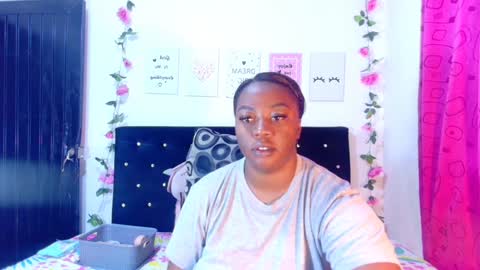 ciaraebonyxxx online show from December 29, 8:22 am