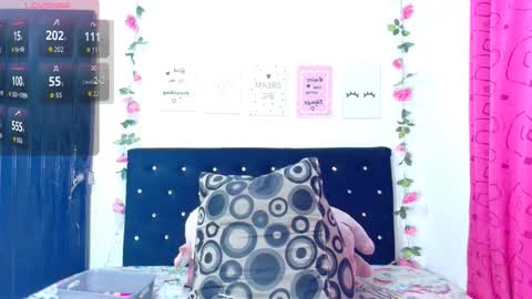 Snapshot of ciaraebonyxxx chatting on October 7, 8:41 am ciaraebonyxxx online show from October 7, 8:41 am