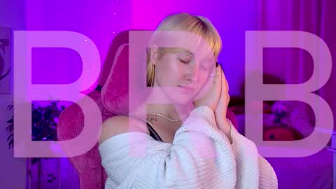 Snapshot of cinbellamy chatting on October 13, 2:36 am Cin Bellamy online show from October 13, 2:36 am