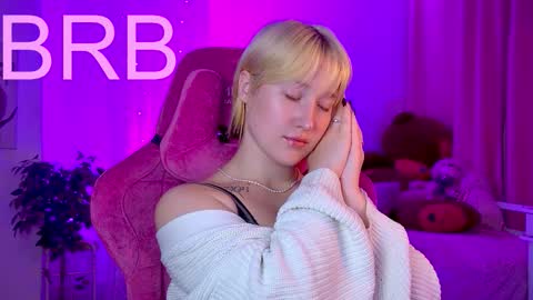 Snapshot of cinbellamy chatting on September 29, 2:49 am Cin Bellamy online show from September 29, 2:49 am