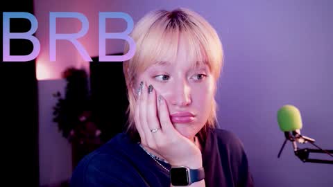 Snapshot of cinbellamy chatting on October 3, 6:07 am Cin Bellamy online show from October 3, 6:07 am