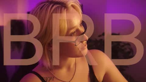 Snapshot of cinbellamy chatting on October 27, 3:02 am Cin Bellamy online show from October 27, 3:02 am