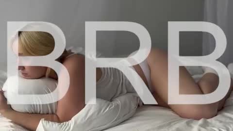 Snapshot of cinbellamy chatting on October 21, 5:22 am Cin Bellamy online show from October 21, 5:22 am