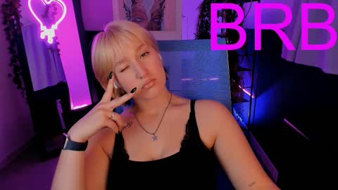 Snapshot of cinbellamy chatting on September 24, 5:17 am Cin Bellamy online show from September 24, 5:17 am