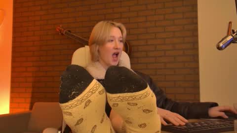 Cin Bellamy online show from February 13, 6:59 am