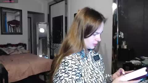 Cindy online show from December 17, 6:17 am