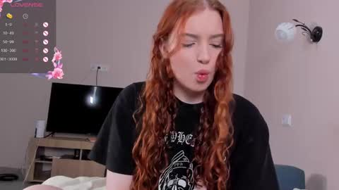 Maddy online show from December 2, 1:23 pm