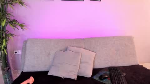 Snapshot of cinnamon_kyla chatting on January 17, 4:57 pm cinnamon_kyla online show from January 17, 4:57 pm