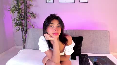 Snapshot of cinnamon_kyla chatting on January 25, 12:41 pm cinnamon_kyla online show from January 25, 12:41 pm