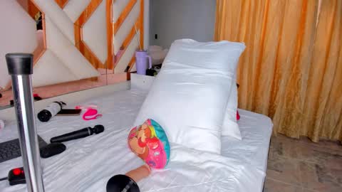 Snapshot of cintiavega chatting on October 16, 12:30 pm Cintia online show from October 16, 12:30 pm