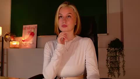 Claire online show from July 26, 3:09 pm