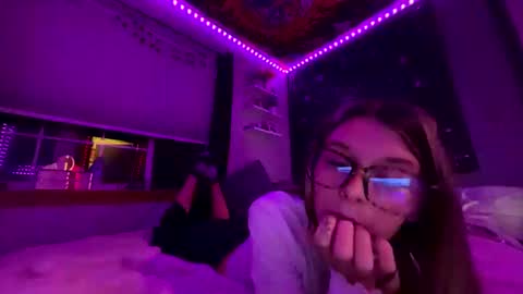 clairewalkerrr online show from October 21, 5:44 am