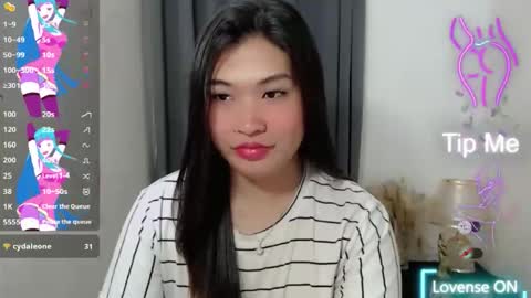 Snapshot of clairewntr_ chatting on October 10, 7:24 am CLAIRE online show from October 10, 7:24 am