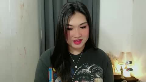 Snapshot of clairewntr_ chatting on October 14, 12:52 pm CLAIRE online show from October 14, 12:52 pm