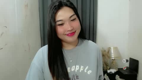 Snapshot of clairewntr_ chatting on October 4, 6:52 am CLAIRE online show from October 4, 6:52 am