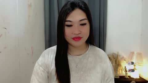 Snapshot of clairewntr_ chatting on October 17, 4:37 am CLAIRE online show from October 17, 4:37 am