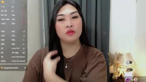 Snapshot of clairewntr_ chatting on October 31, 5:17 pm CLAIRE online show from October 31, 5:17 pm