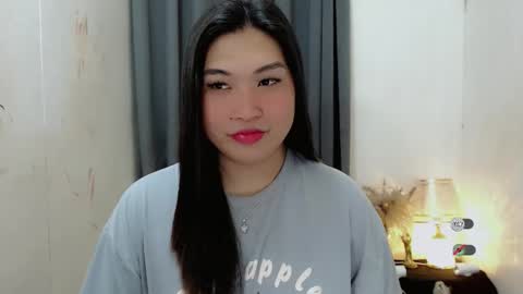 Snapshot of clairewntr_ chatting on October 2, 6:07 am CLAIRE online show from October 2, 6:07 am