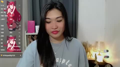 Snapshot of clairewntr_ chatting on October 9, 7:23 am CLAIRE online show from October 9, 7:23 am