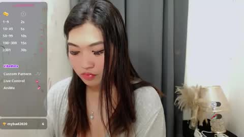 Snapshot of clairewntr_ chatting on October 26, 3:18 pm CLAIRE online show from October 26, 3:18 pm