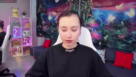 clarabenson online show from October 14, 6:32 pm