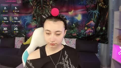 clarabenson online show from April 5, 10:20 pm