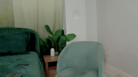 Snapshot of classytinna chatting on January 30, 8:54 am Classy Tinna online show from January 30, 8:54 am