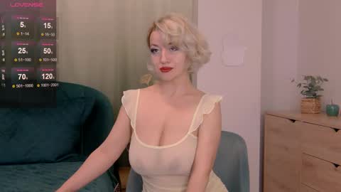 Snapshot of classytinna chatting on December 11, 6:58 am Classy Tinna online show from December 11, 6:58 am