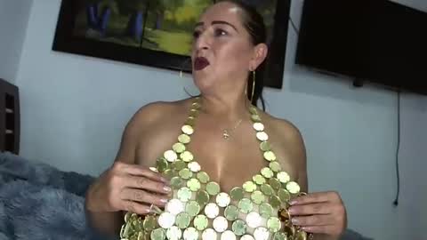 Snapshot of claudiabroke chatting on February 14, 1:56 am claudiabroke online show from February 14, 1:56 am