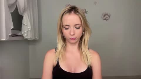 ClaudiaGold online show from September 11, 8:20 pm