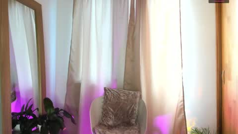 Snapshot of claudiarivera_1 chatting on February 24, 7:19 pm Claudia Rivera online show from February 24, 7:19 pm