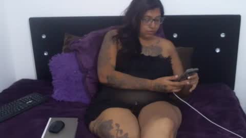 claudine valencia online show from December 14, 7:19 pm