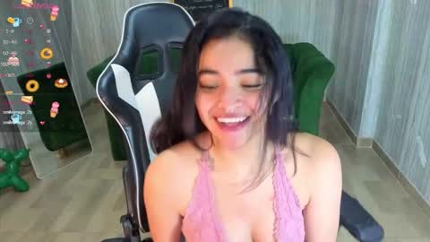 Snapshot of clementine_t chatting on October 23, 2:01 pm Clementine online show from October 23, 2:01 pm