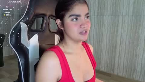 Snapshot of clementine_t chatting on September 18, 2:54 am Clementine online show from September 18, 2:54 am