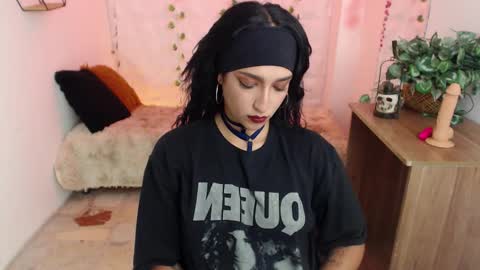 Snapshot of cleo_fox chatting on September 12, 12:11 am Cleo online show from September 12, 12:11 am
