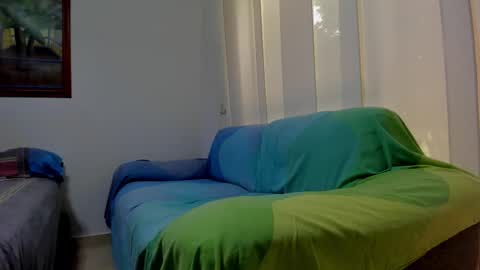 Snapshot of cleowhite_ chatting on October 22, 6:57 pm cleowhite_ online show from October 22, 6:57 pm