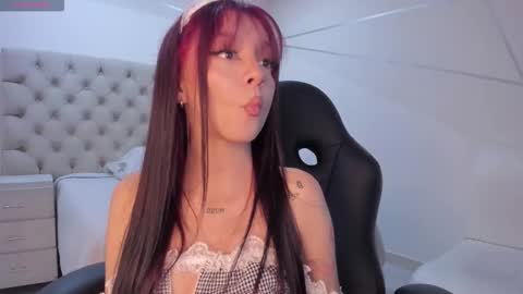 Snapshot of cleowhite_ chatting on October 31, 9:52 pm cleowhite_ online show from October 31, 9:52 pm